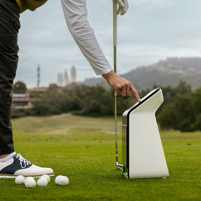 Garmin Approach R50 vs SkyTrak+: Comparing the Two Hottest Golf Launch Monitors Under $5,000