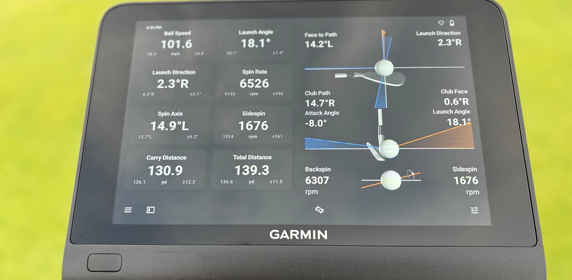 Data metrics, including spin rate, on the built-in screen of the Garmin Approach R50
